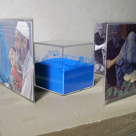 2005. "Dentro del azul" de la exposición "Transnegativo", VI Convocatoria Internacional de Pequeño Formato.