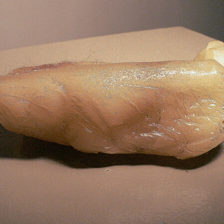 2007. "Restos", dentro del proyecto "El Aleph". VIII Exposición Internacional de Arte Contemporáneo de Pequeño Formato.